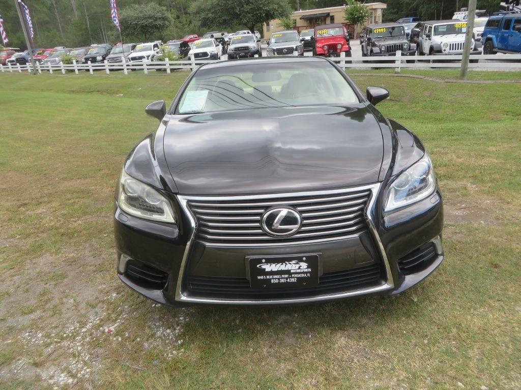 Lexus LS 460  2016