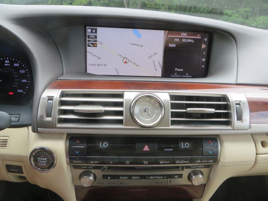 Lexus LS 460  2016