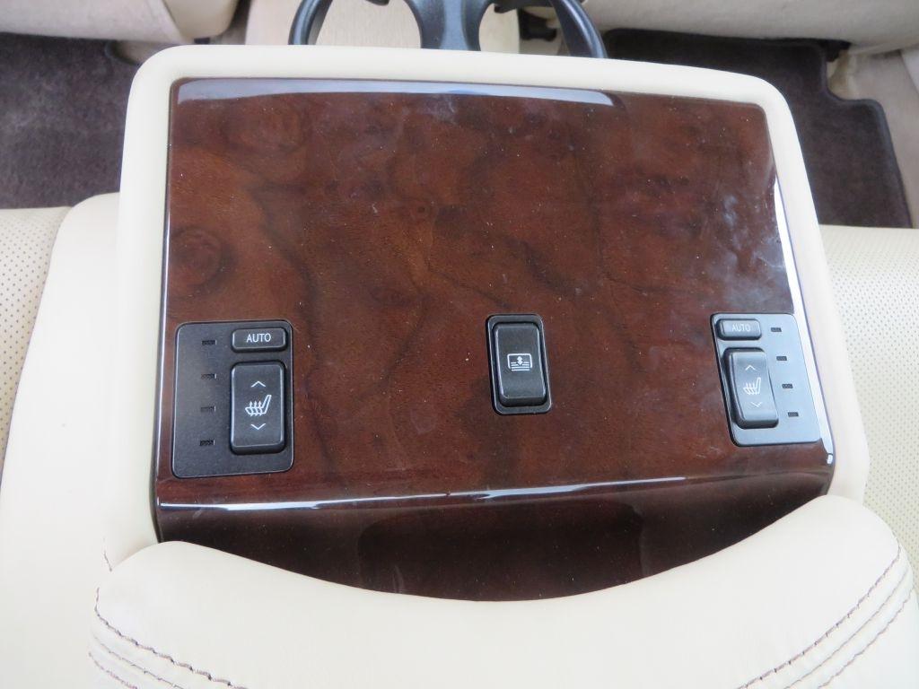 Lexus LS 460  2016