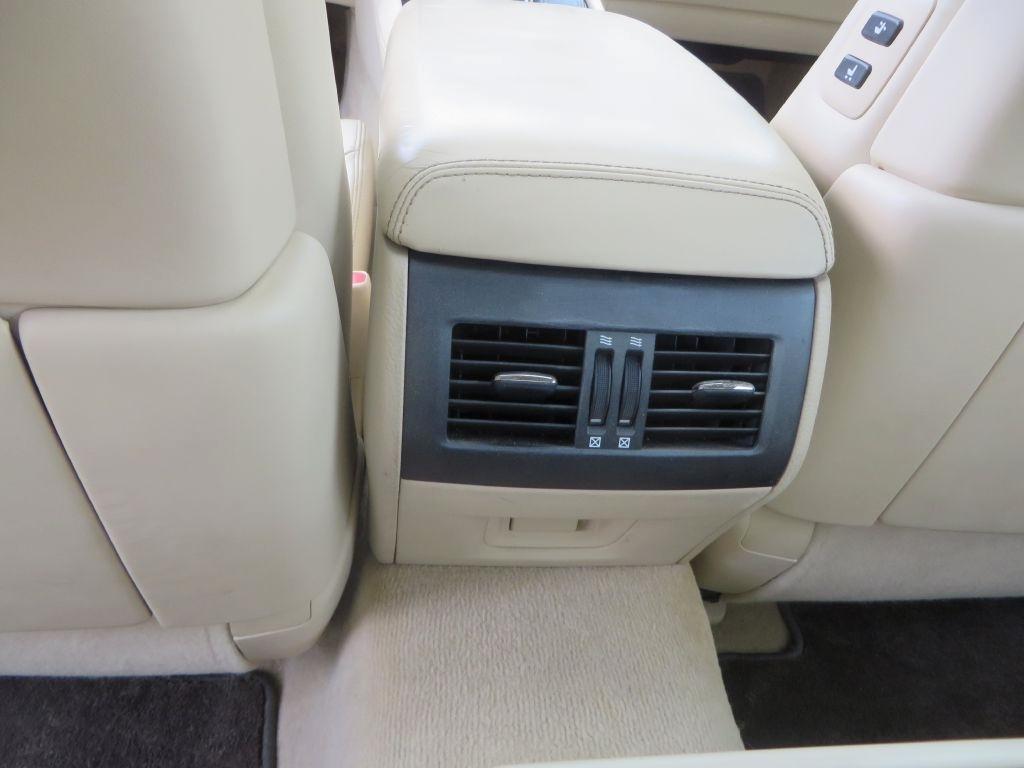 Lexus LS 460  2016