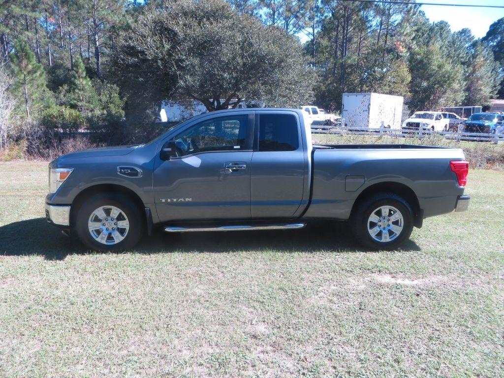 Nissan Titan  2017
