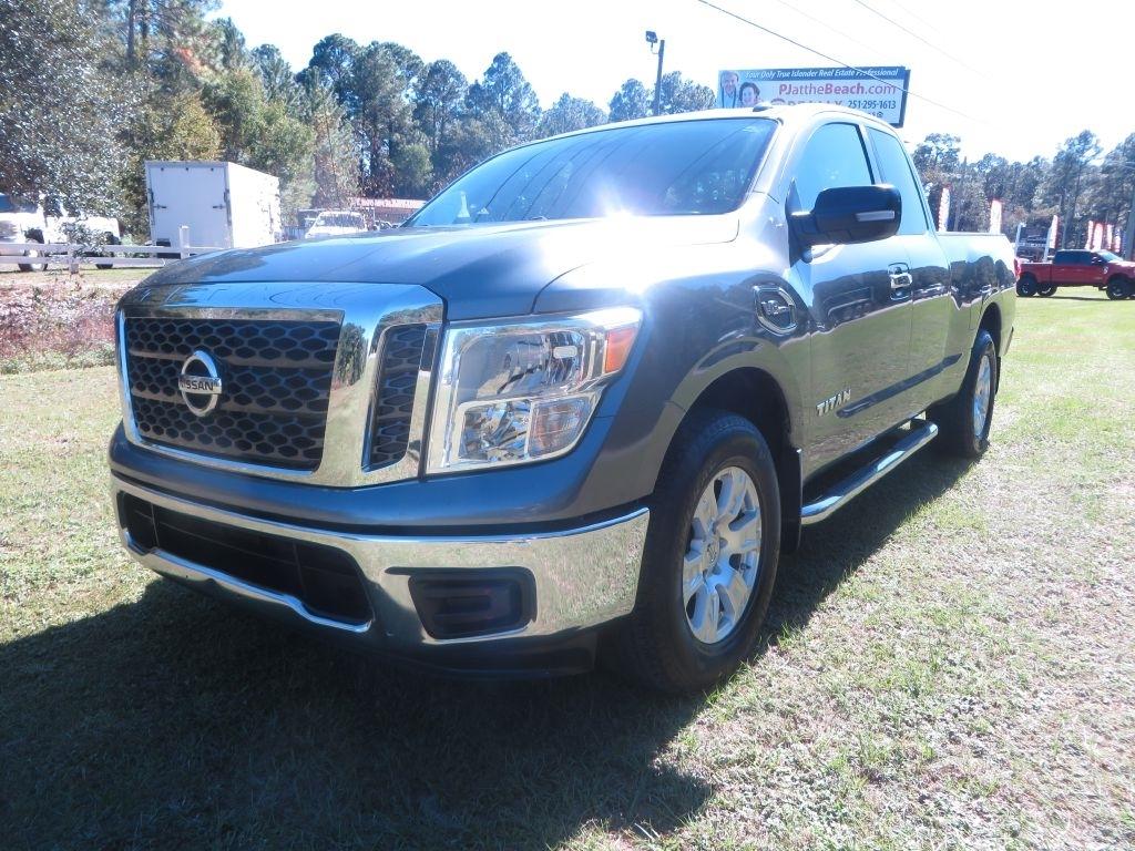 Nissan Titan  2017