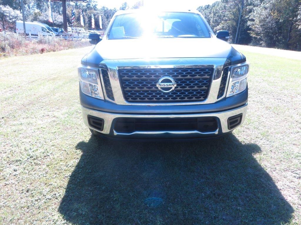 Nissan Titan  2017