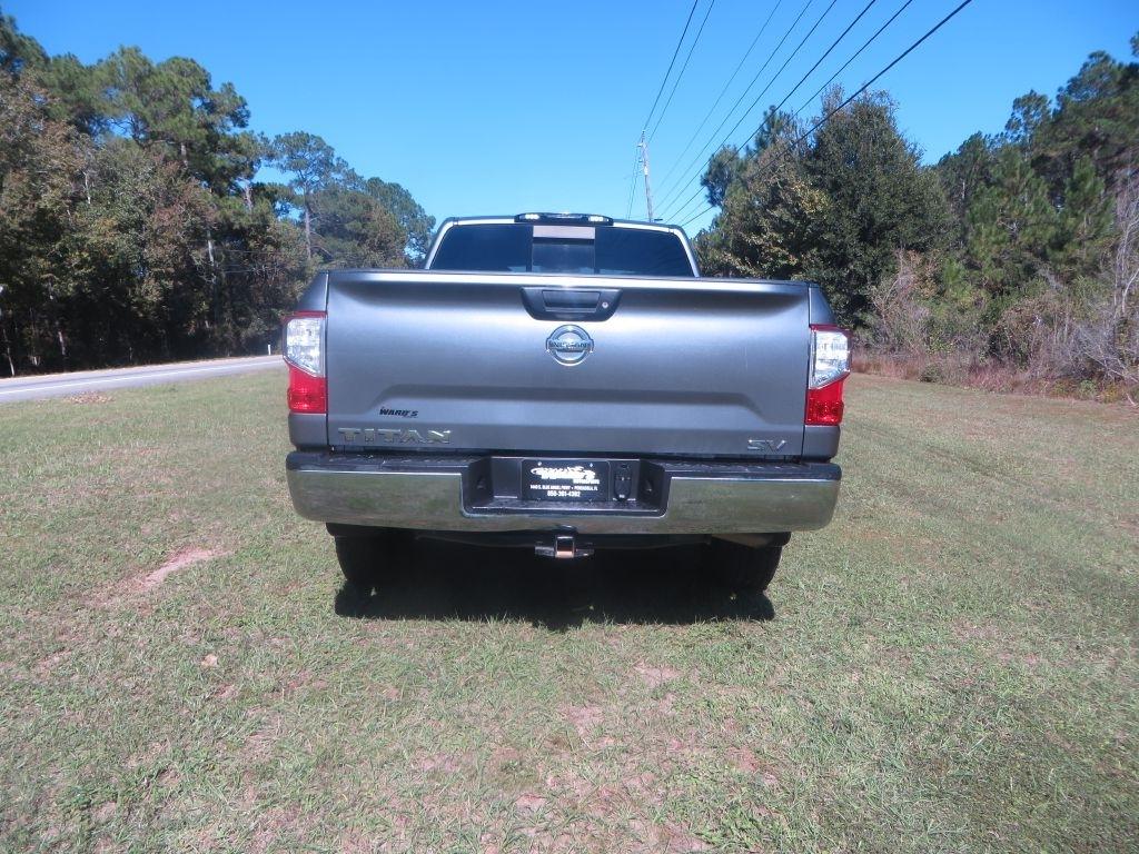 Nissan Titan  2017