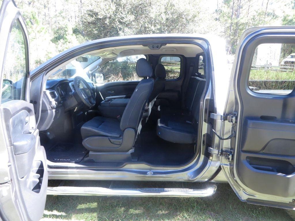 Nissan Titan  2017