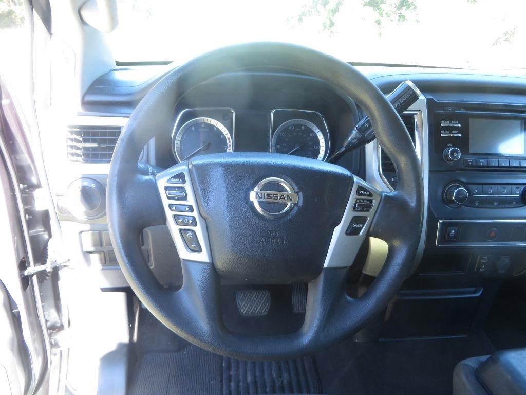 Nissan Titan  2017