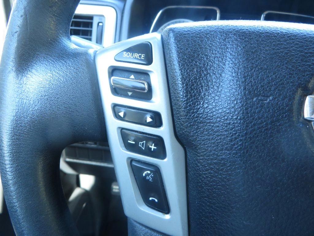 Nissan Titan  2017