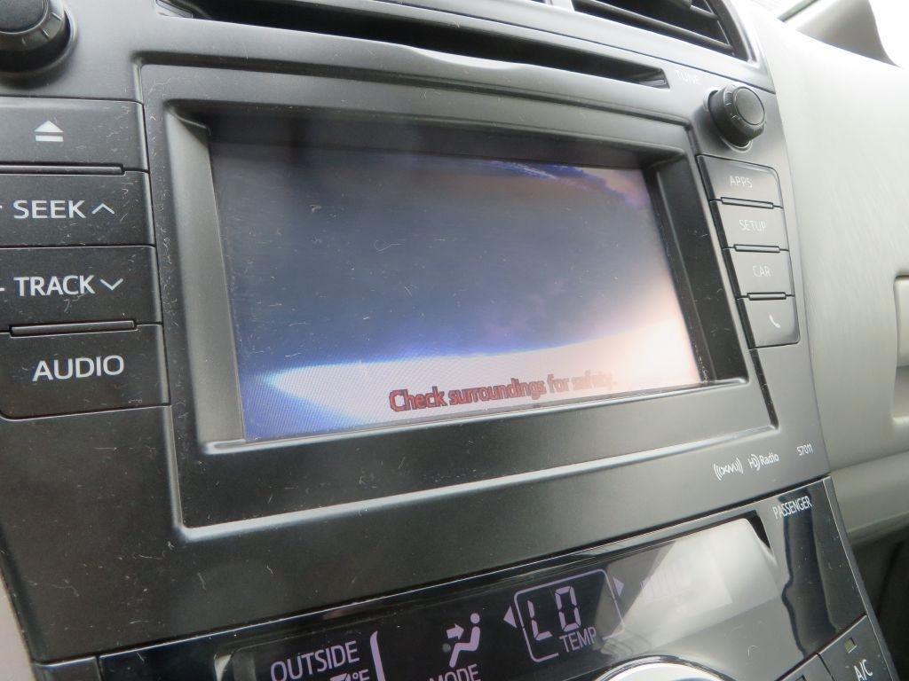 Toyota Prius V  2013