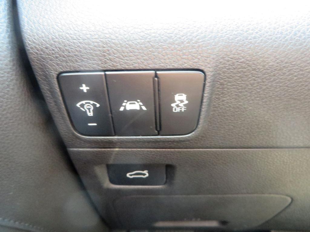 Kia K5  2023