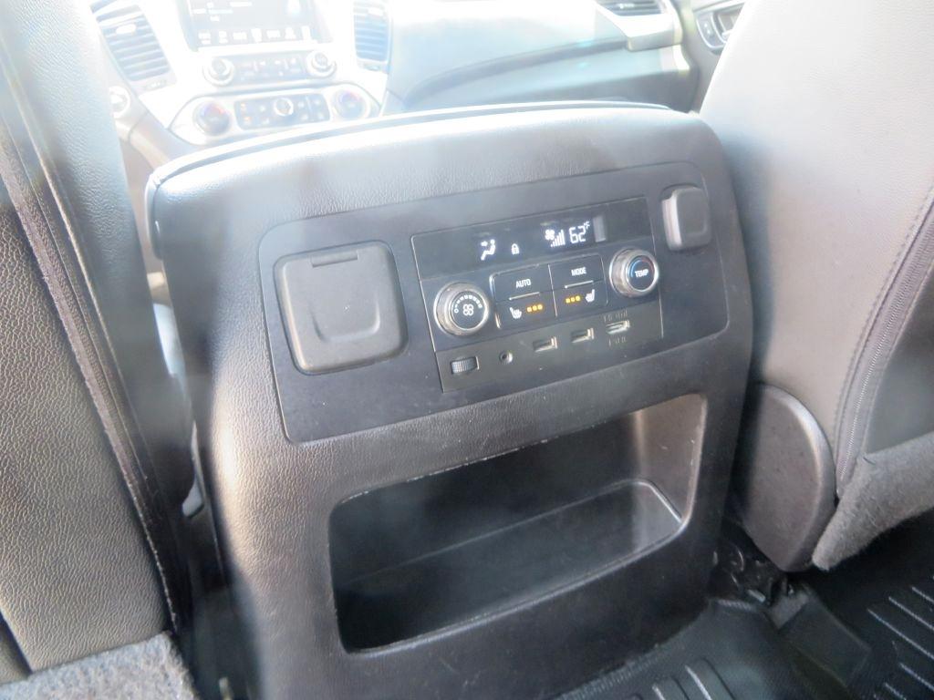 Chevrolet Suburban  2018