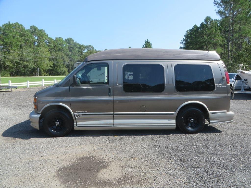 GMC Savana Passenger  2002
