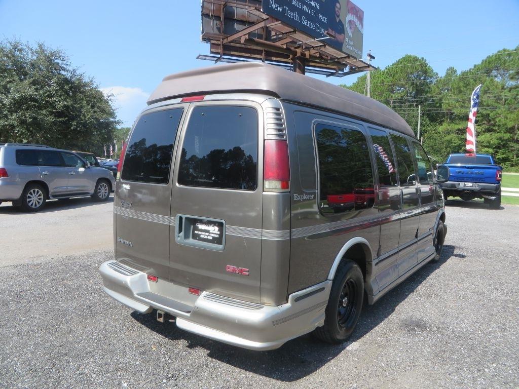GMC Savana Passenger  2002