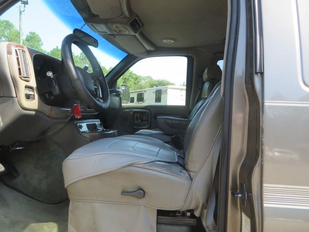 GMC Savana Passenger  2002