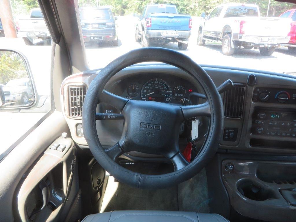 GMC Savana Passenger  2002