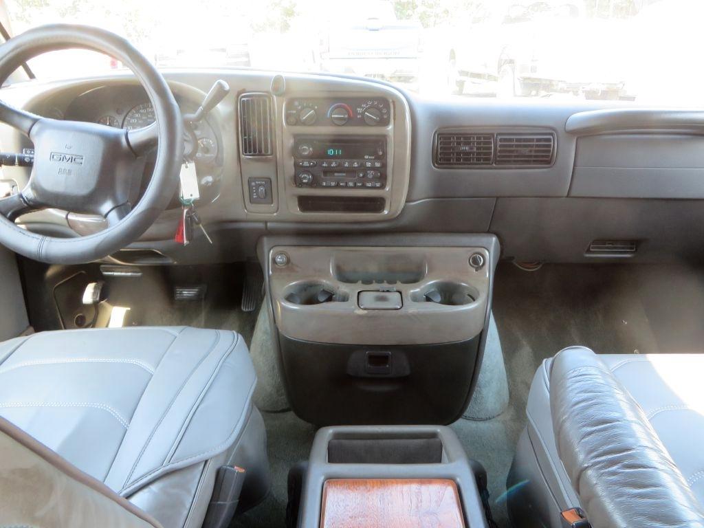 GMC Savana Passenger  2002