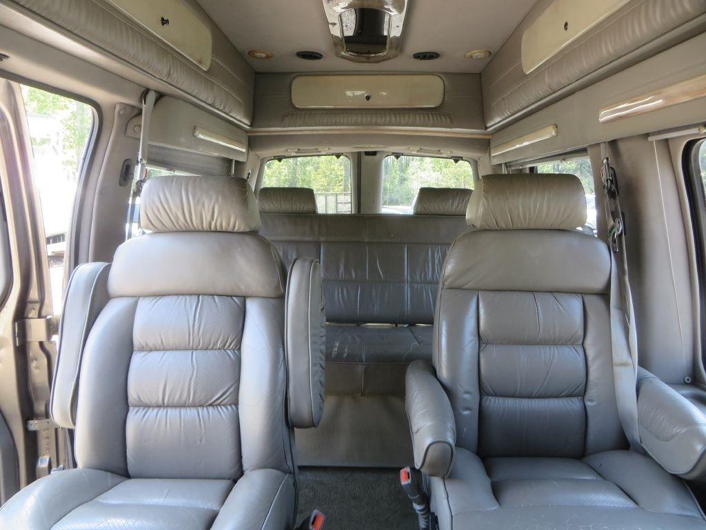 GMC Savana Passenger  2002