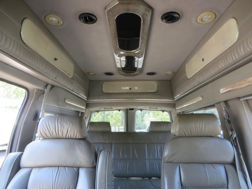 GMC Savana Passenger  2002