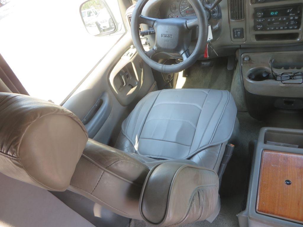 GMC Savana Passenger  2002