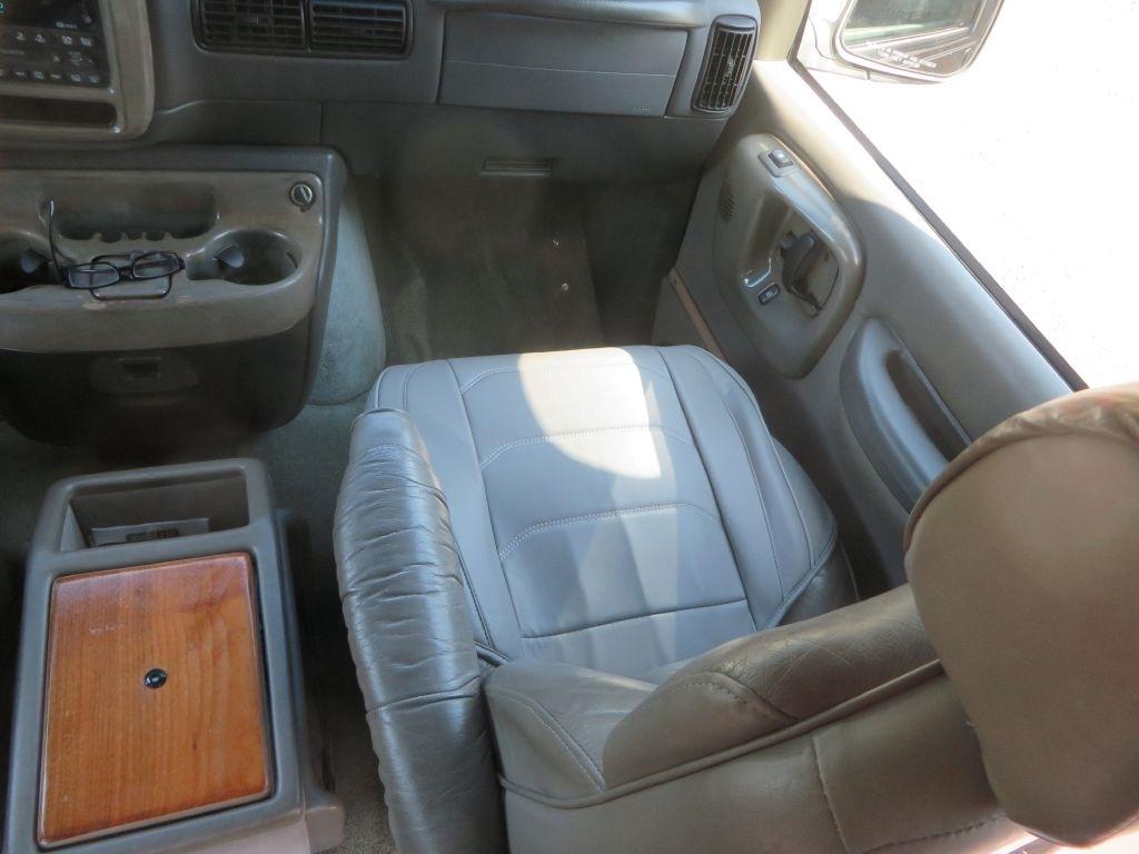 GMC Savana Passenger  2002