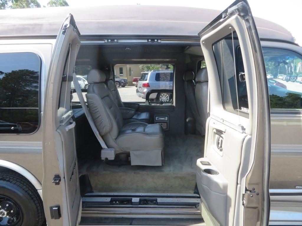 GMC Savana Passenger  2002