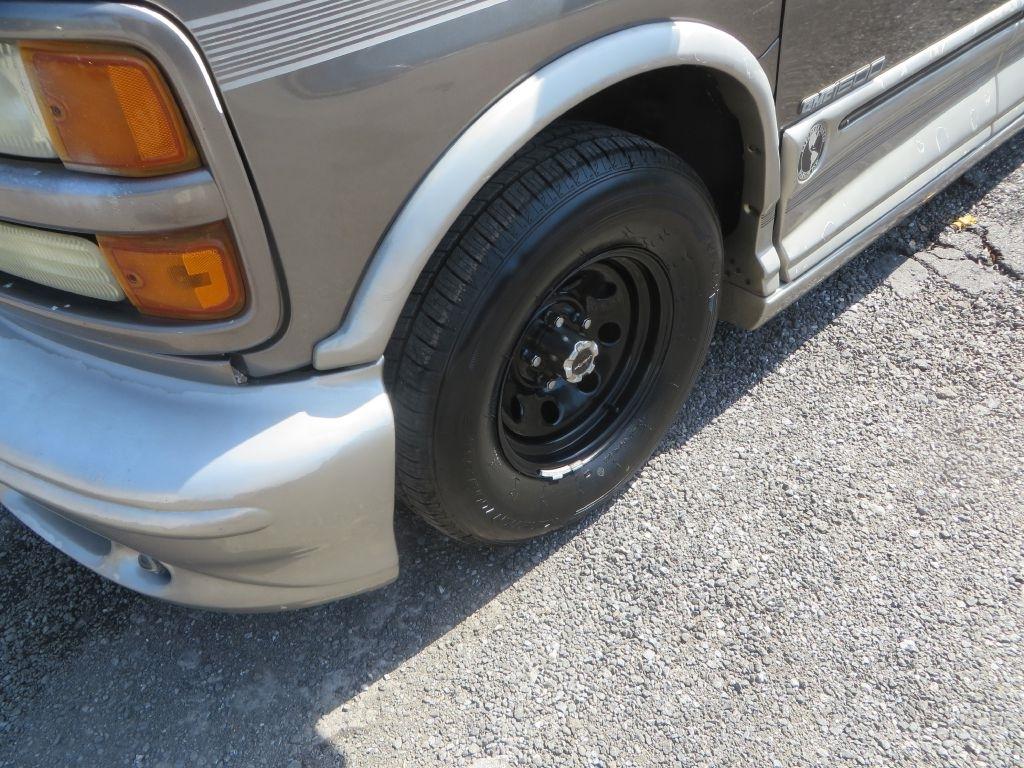 GMC Savana Passenger  2002