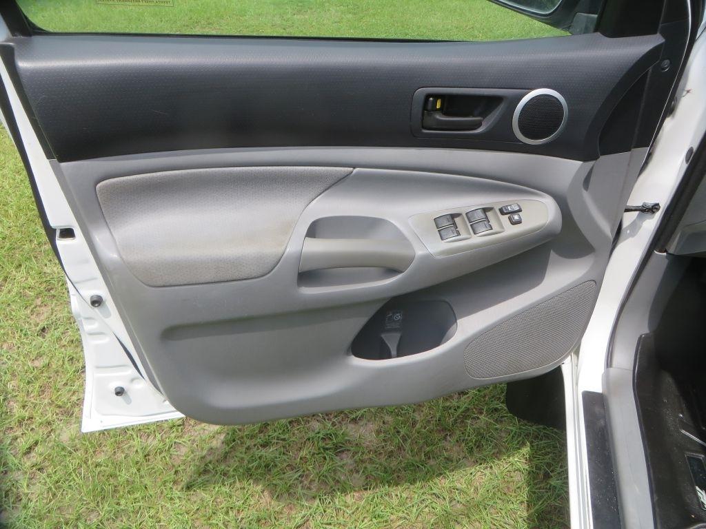Toyota Tacoma  2011
