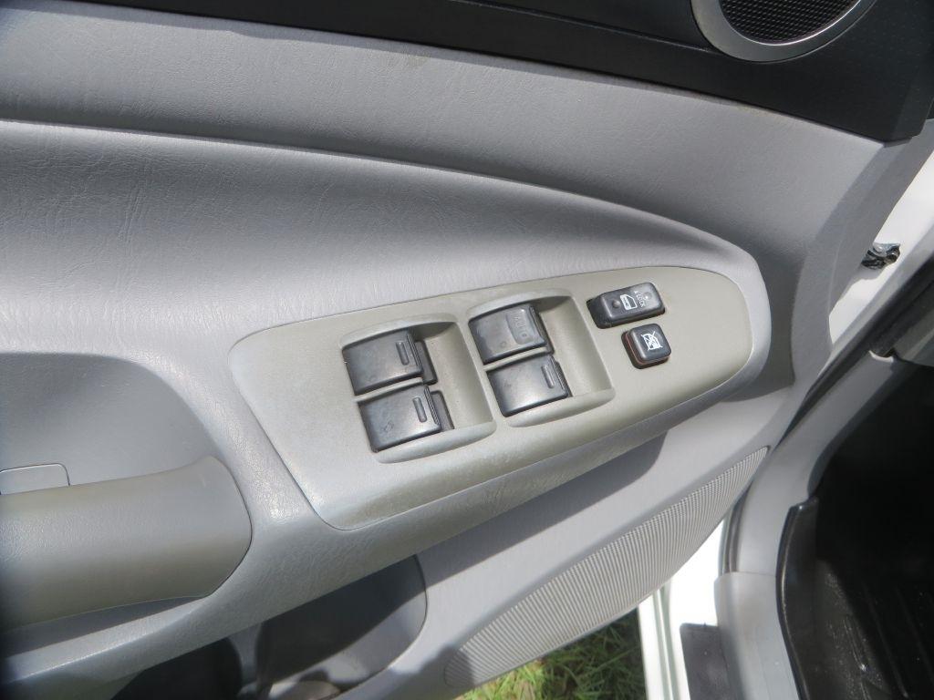 Toyota Tacoma  2011