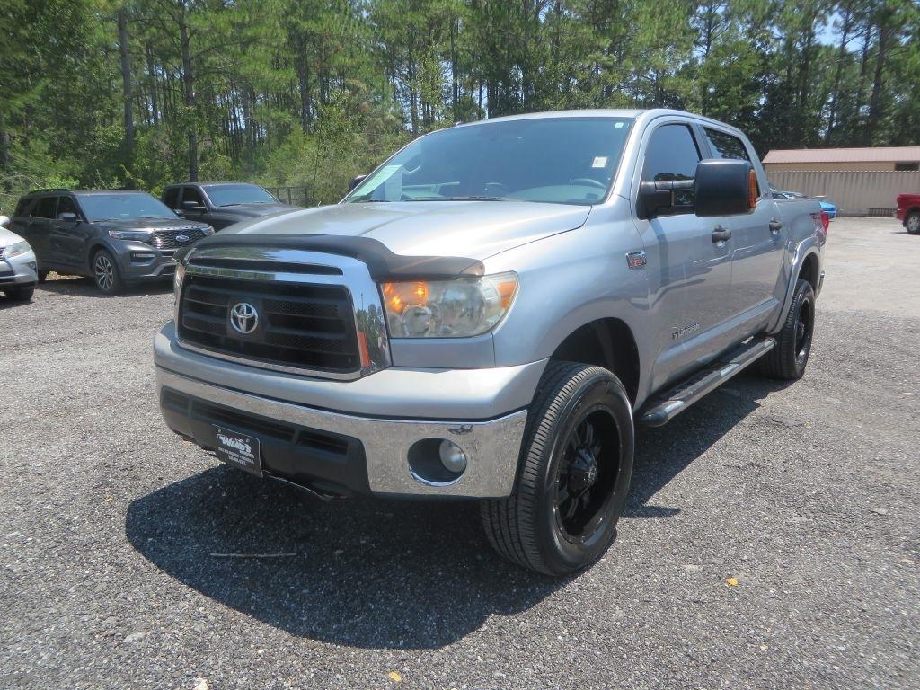 Toyota Tundra 4WD Truck  2012