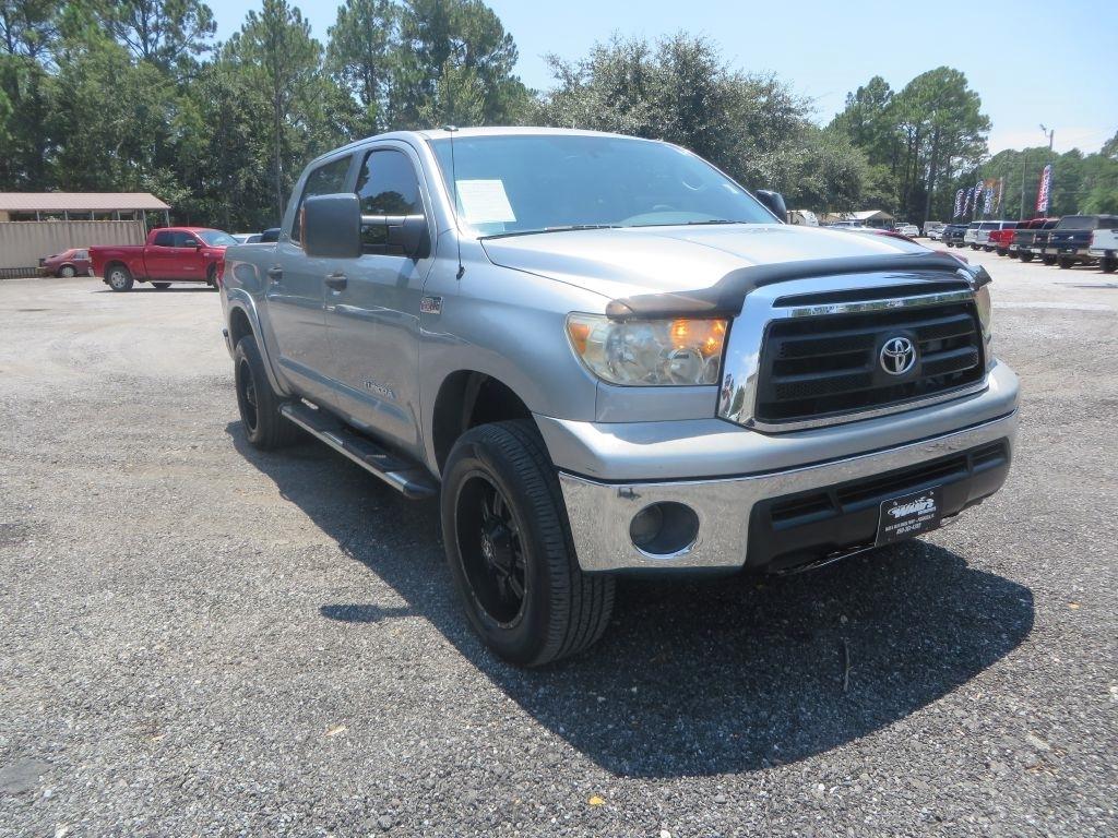 Toyota Tundra 4WD Truck  2012