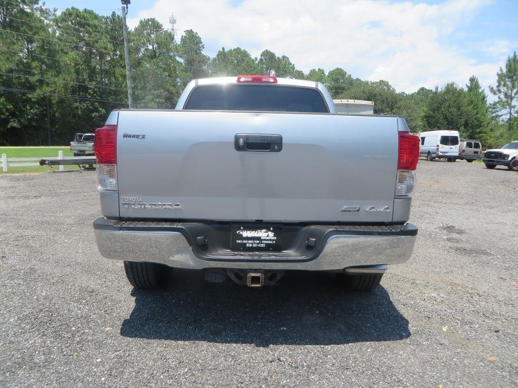 Toyota Tundra 4WD Truck  2012