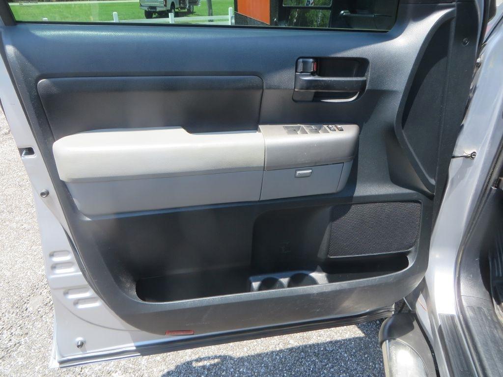 Toyota Tundra 4WD Truck  2012