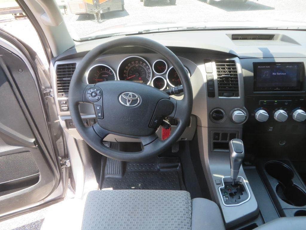 Toyota Tundra 4WD Truck  2012