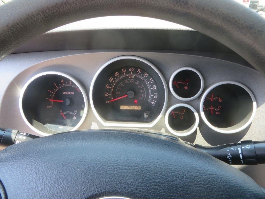Toyota Tundra 4WD Truck  2012