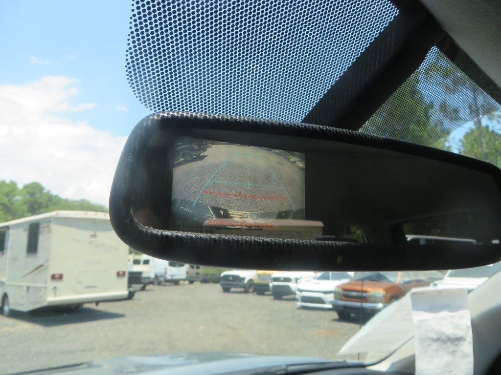 Toyota Tundra 4WD Truck  2012