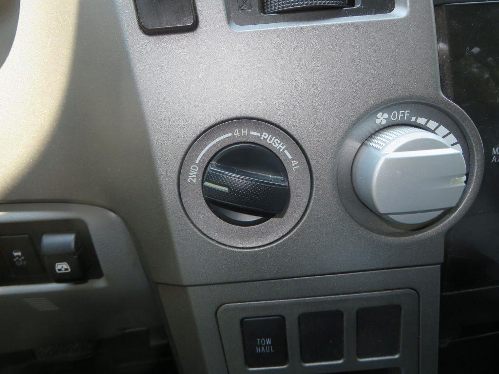Toyota Tundra 4WD Truck  2012