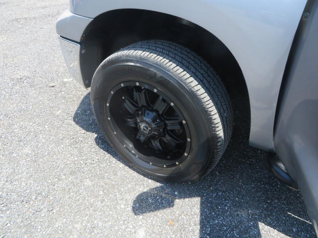 Toyota Tundra 4WD Truck  2012
