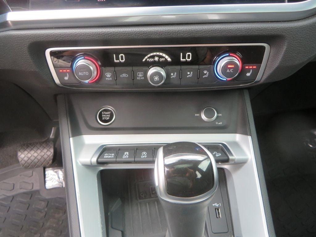 Audi Q3  2021