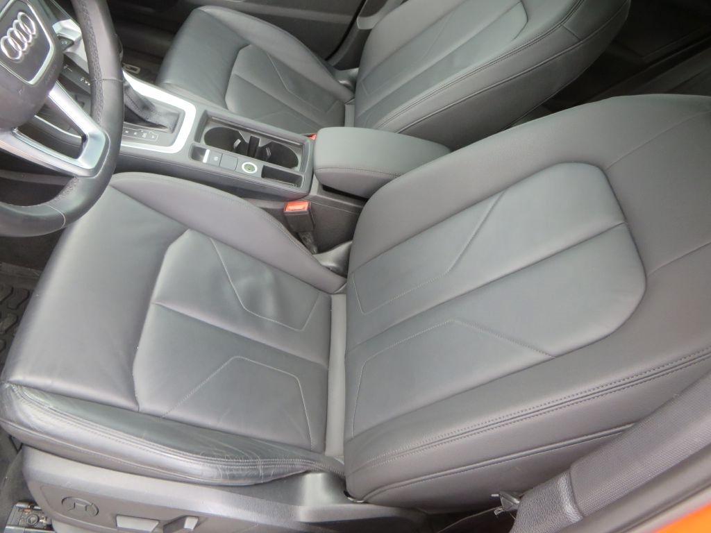 Audi Q3  2021