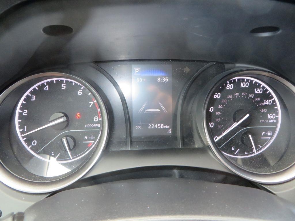 Toyota Camry SE 2021