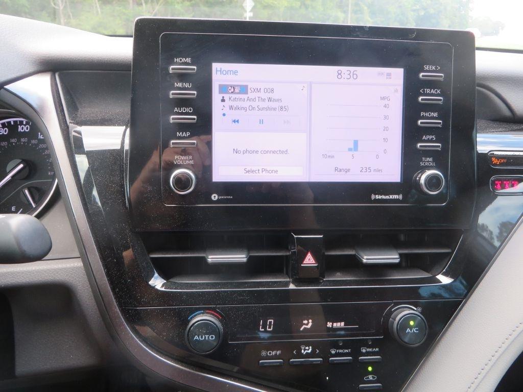 Toyota Camry SE 2021