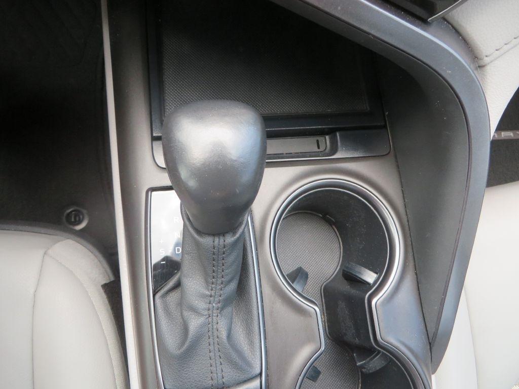 Toyota Camry SE 2021