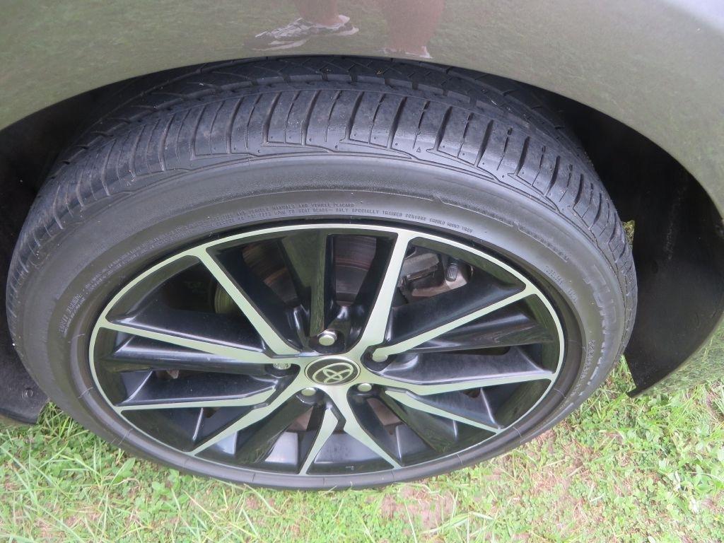 Toyota Camry SE 2021