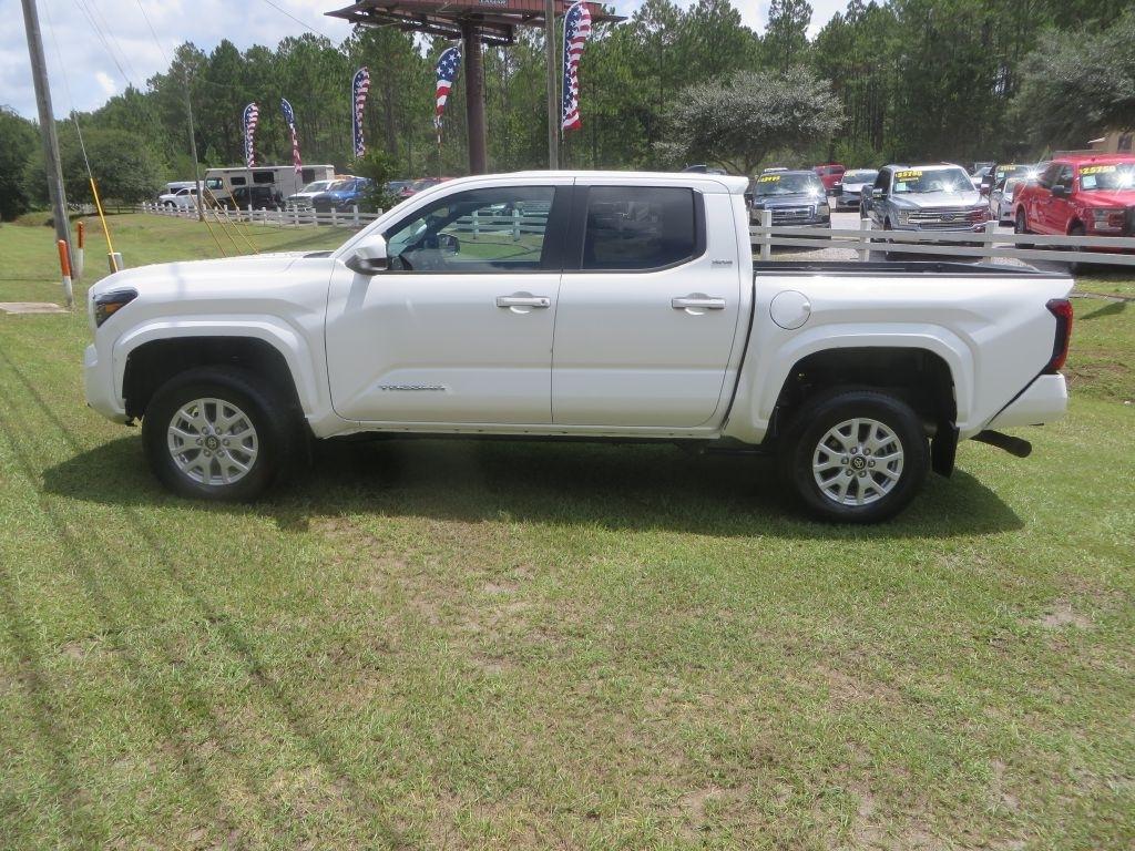 Toyota Tacoma 4WD  2024