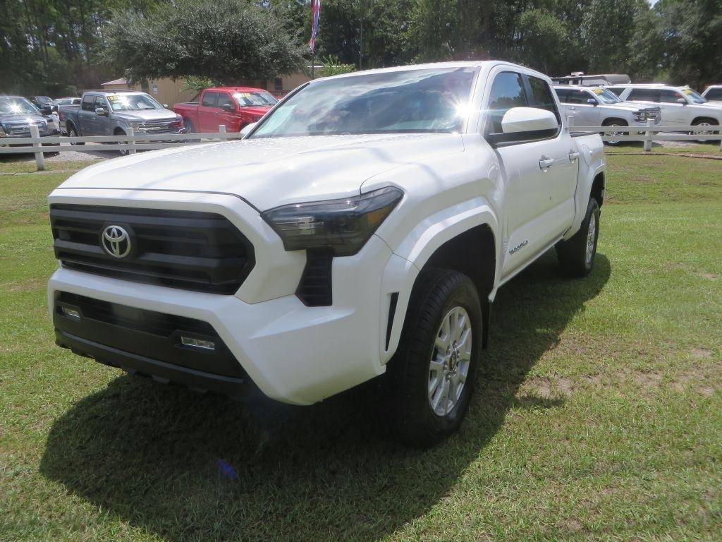 Toyota Tacoma 4WD  2024