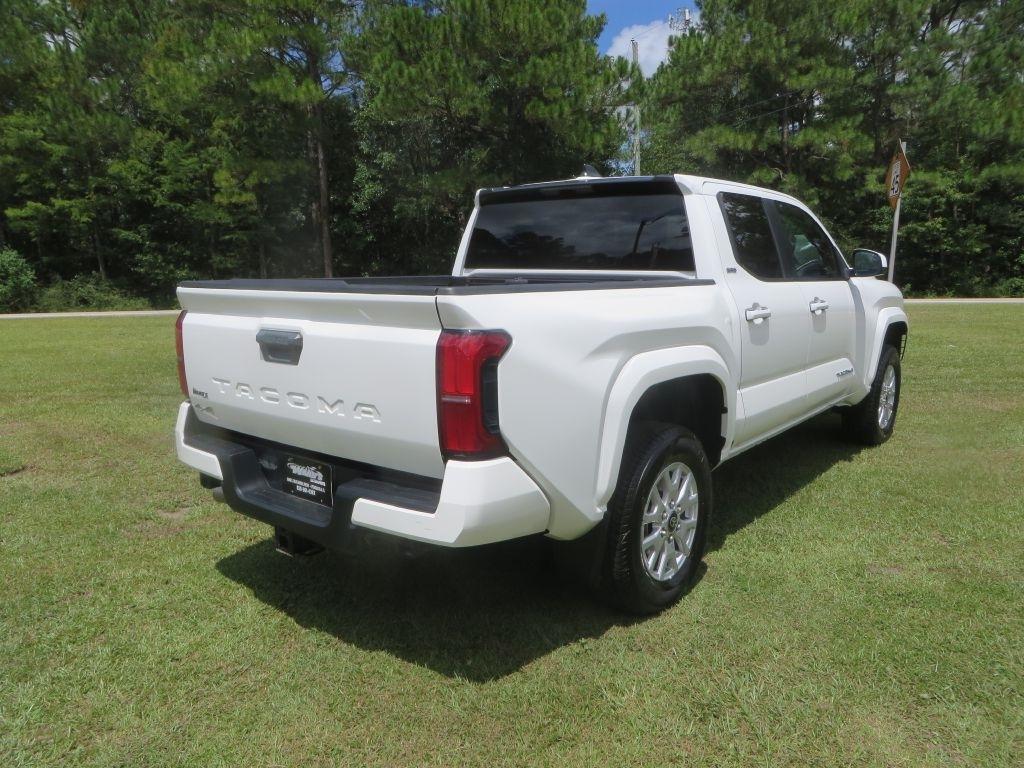 Toyota Tacoma 4WD  2024