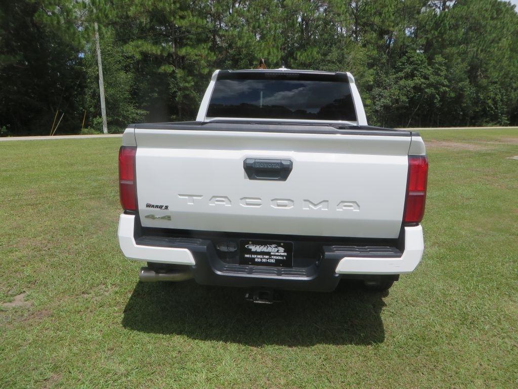 Toyota Tacoma 4WD  2024
