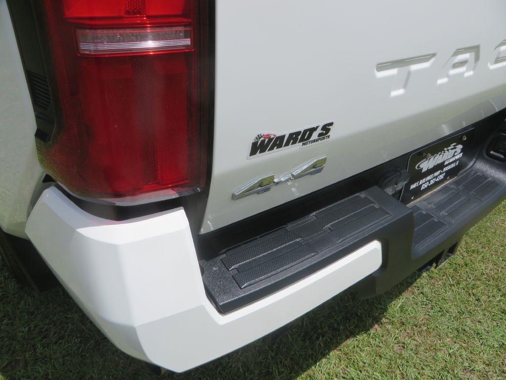 Toyota Tacoma 4WD  2024