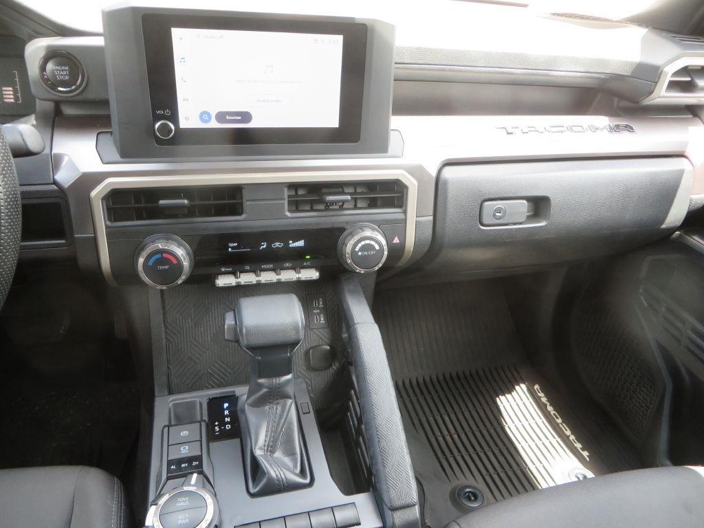 Toyota Tacoma 4WD  2024