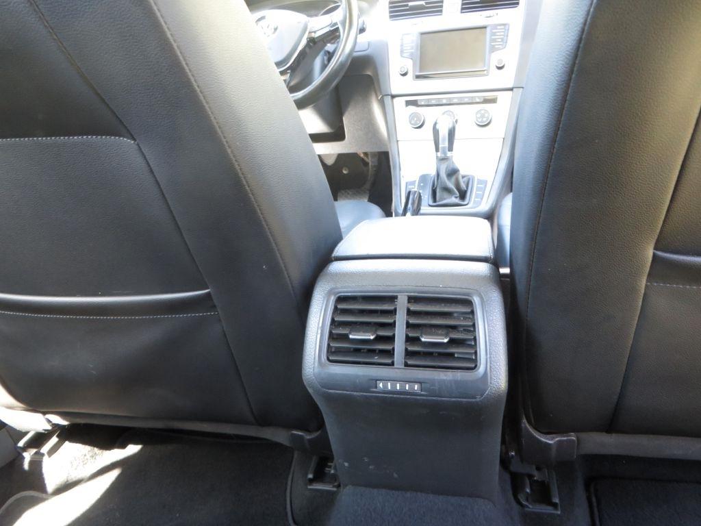 Volkswagen Golf  2017