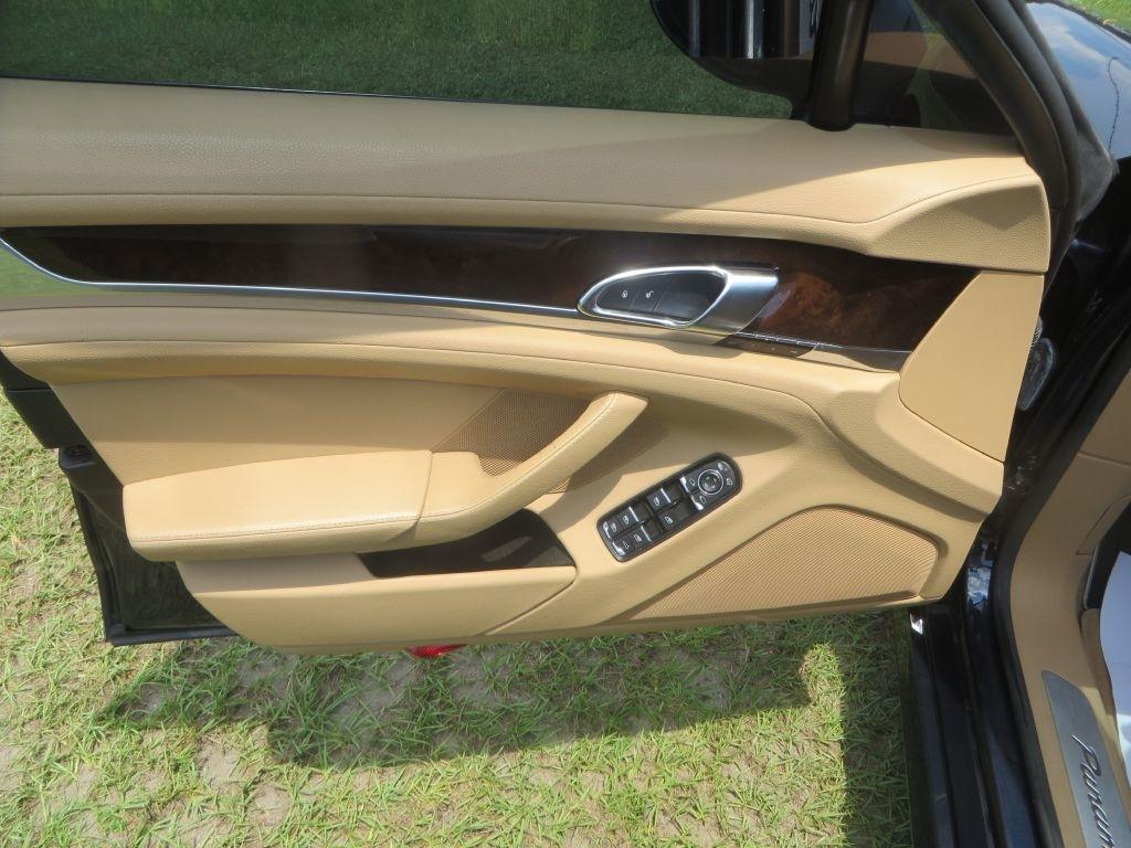 Porsche Panamera  2015
